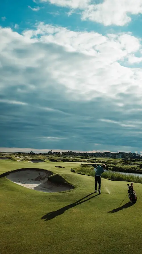 Golfspelare på green